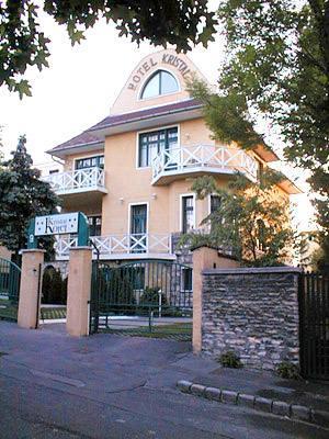 Villa Hotel Kristal Budapest Exteriör bild