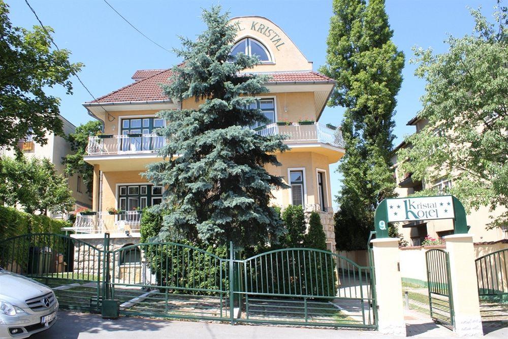 Villa Hotel Kristal Budapest Exteriör bild